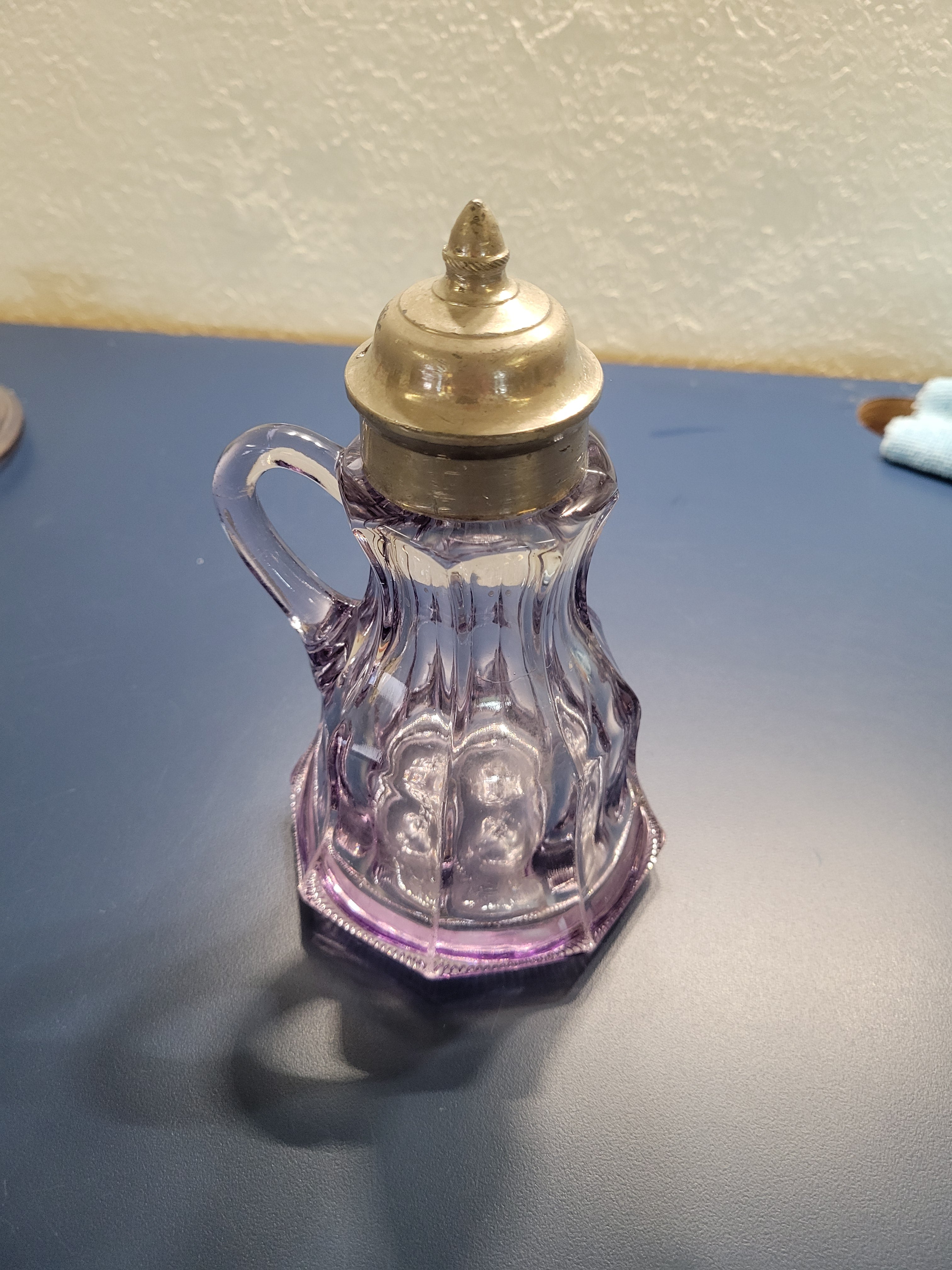Antique EAPG Sun-Purpled Syrup Pitcher – Ribbed Glass with Metal Flip Lid (c. 1890)