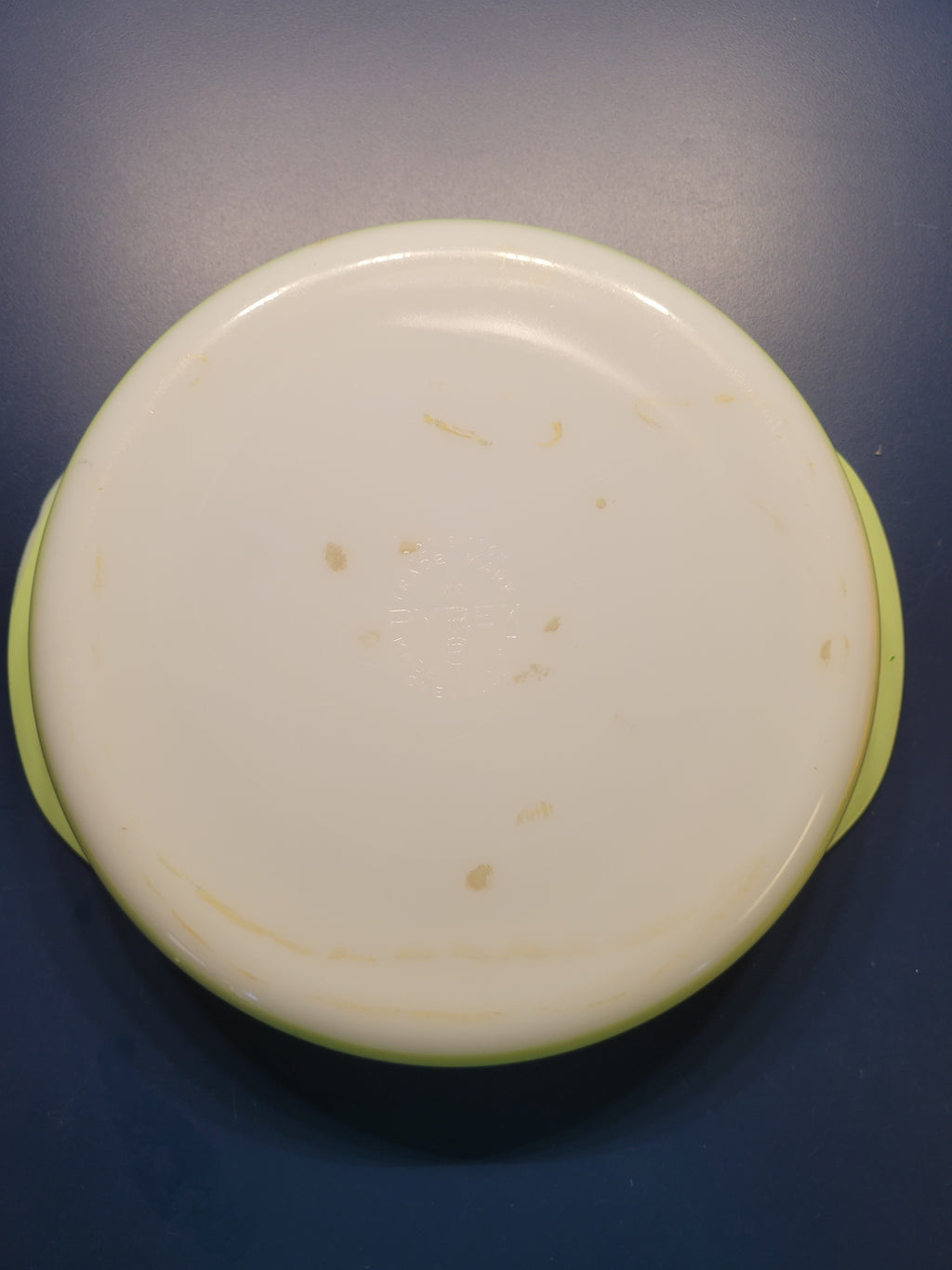 Vintage Pyrex Yellow Pie Plate – 1950s–1960s Chartreuse Bakeware – Retro Kitchen Classic