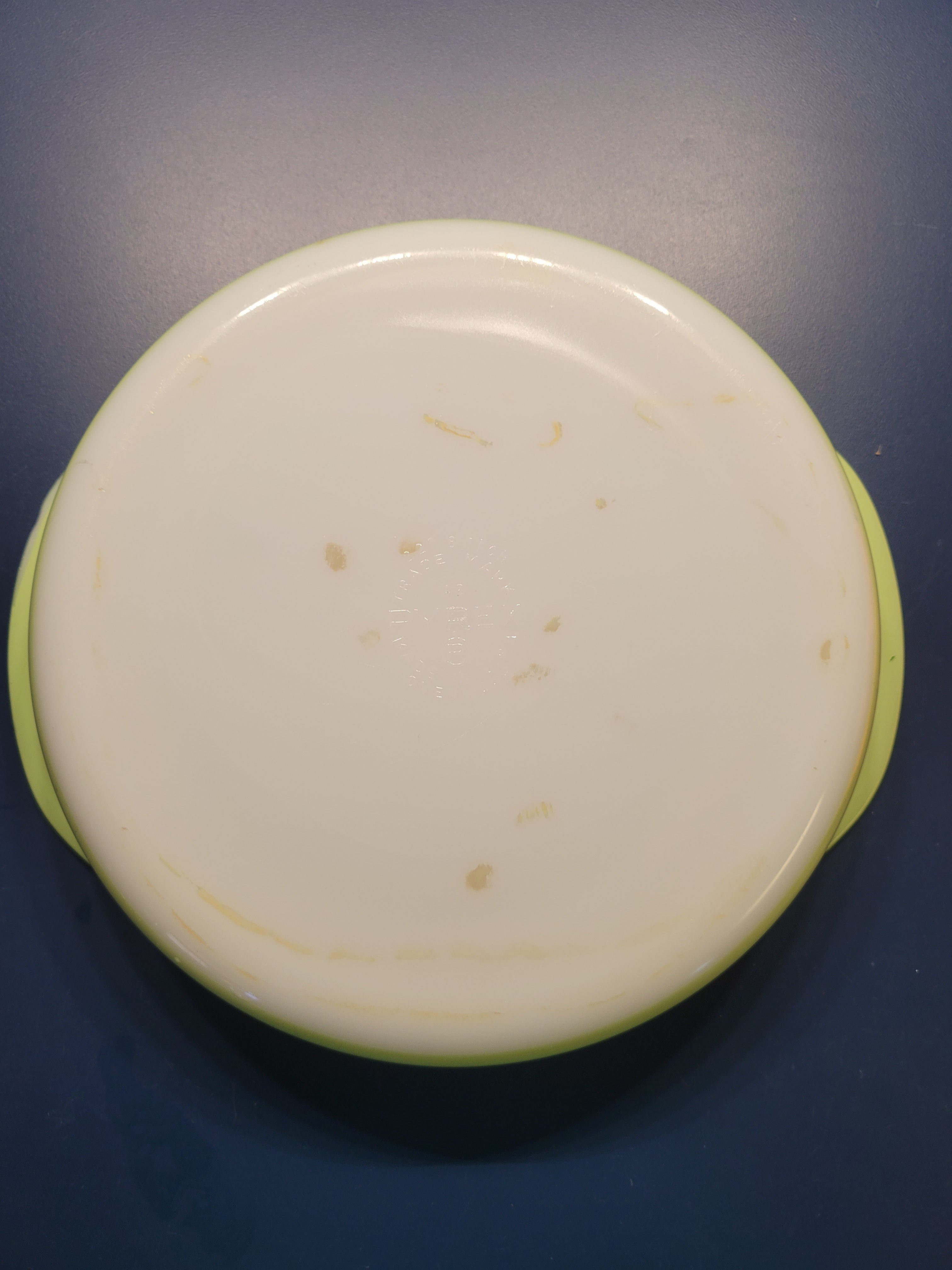 Vintage Pyrex Yellow Pie Plate – 1950s–1960s Chartreuse Bakeware – Retro Kitchen Classic