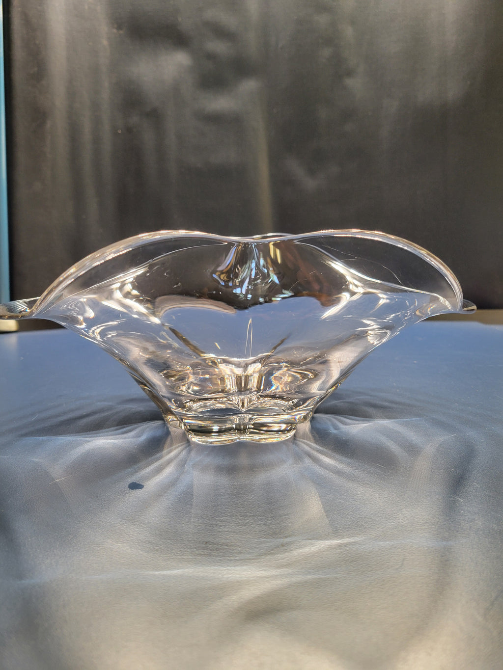 ✨ Vintage Mid-Century Clear Glass Freeform Wavy Bowl – 10" Candy/Nut/Centerpiece Dish ✨