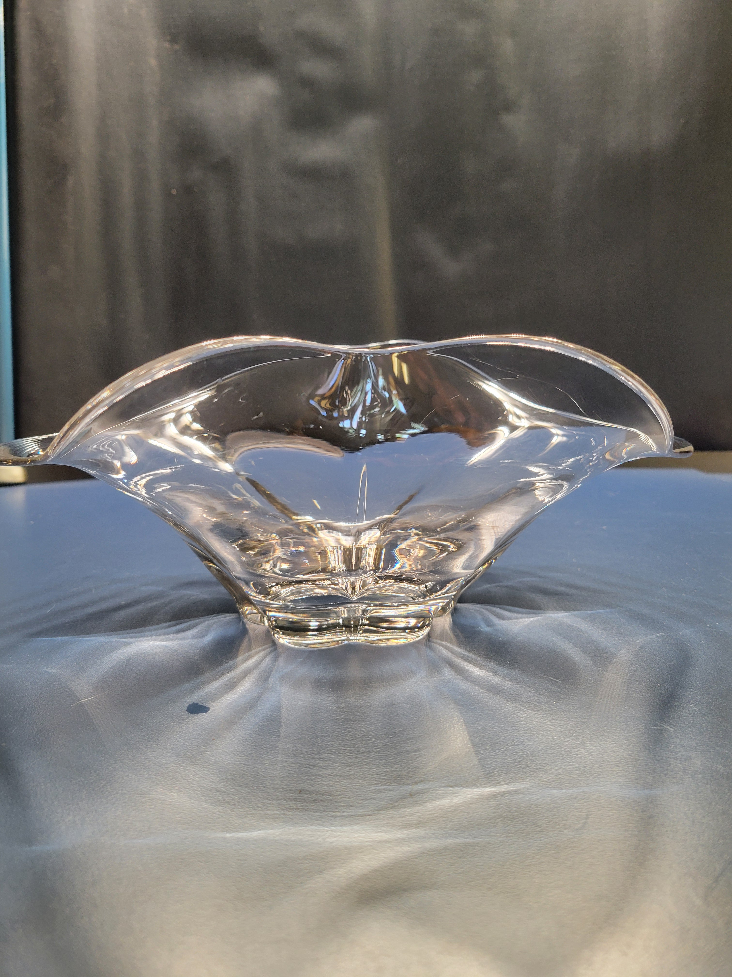 ✨ Vintage Mid-Century Clear Glass Freeform Wavy Bowl – 10" Candy/Nut/Centerpiece Dish ✨