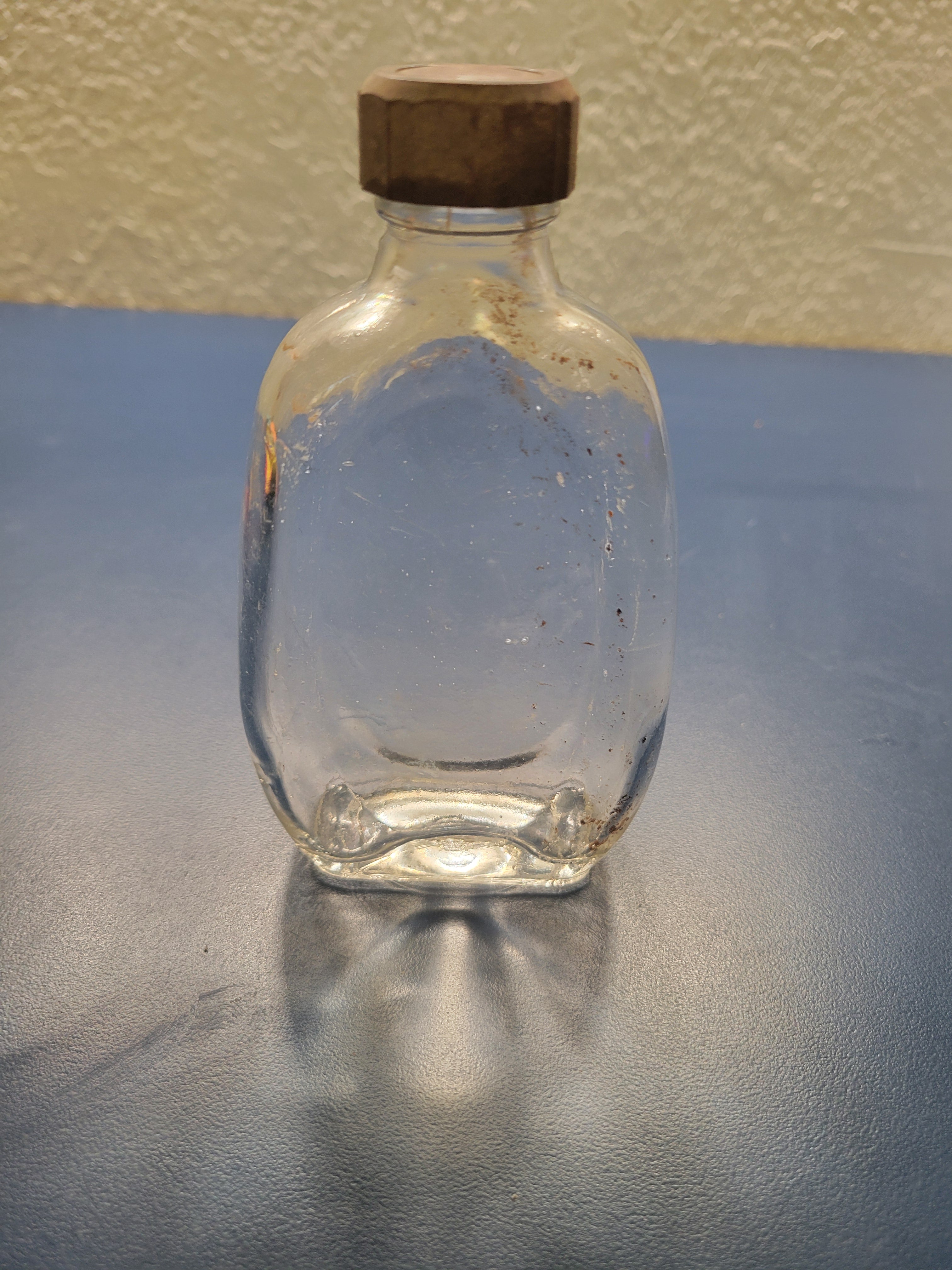 Vintage Owens-Illinois Glass Whiskey Flask — Mid-Century American Bottle with Original Cap, c.1959-1969