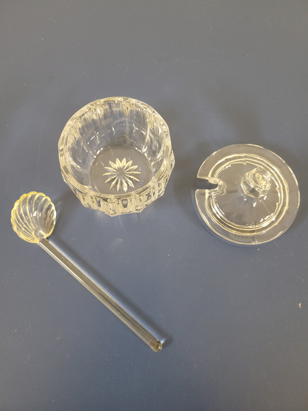 Vintage Glass Honey Pot w/ Spoon & Lid – Amber Pressed Glass – Retro Kitchen Vibes