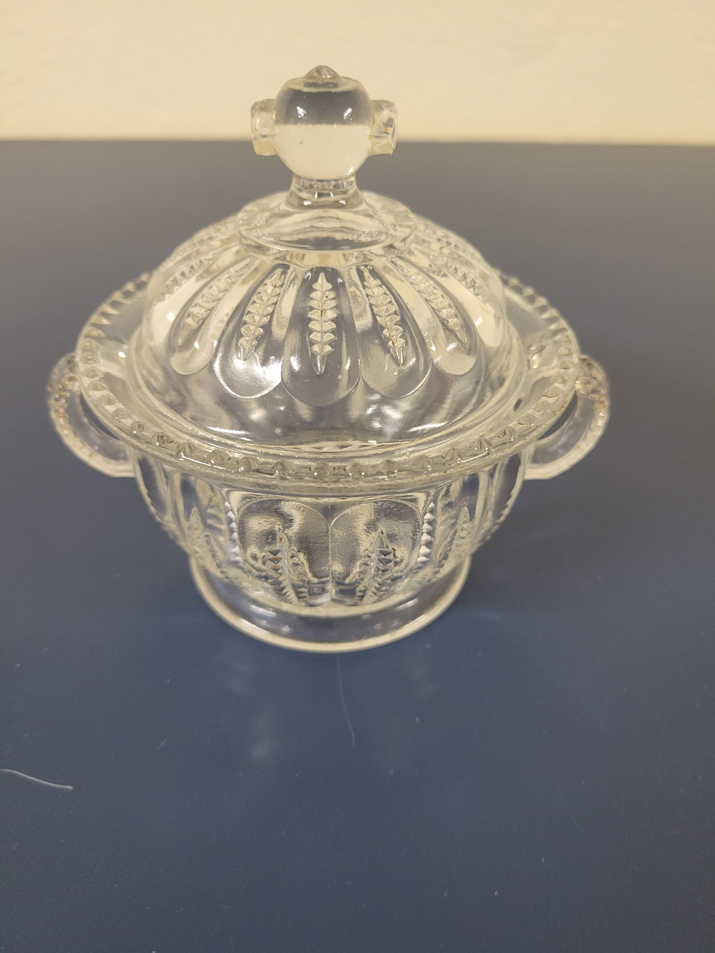 Vintage Glass Sugar Bowl w/ Lid & Handles – Retro Candy Dish – Elegant Pressed Glass ✨
