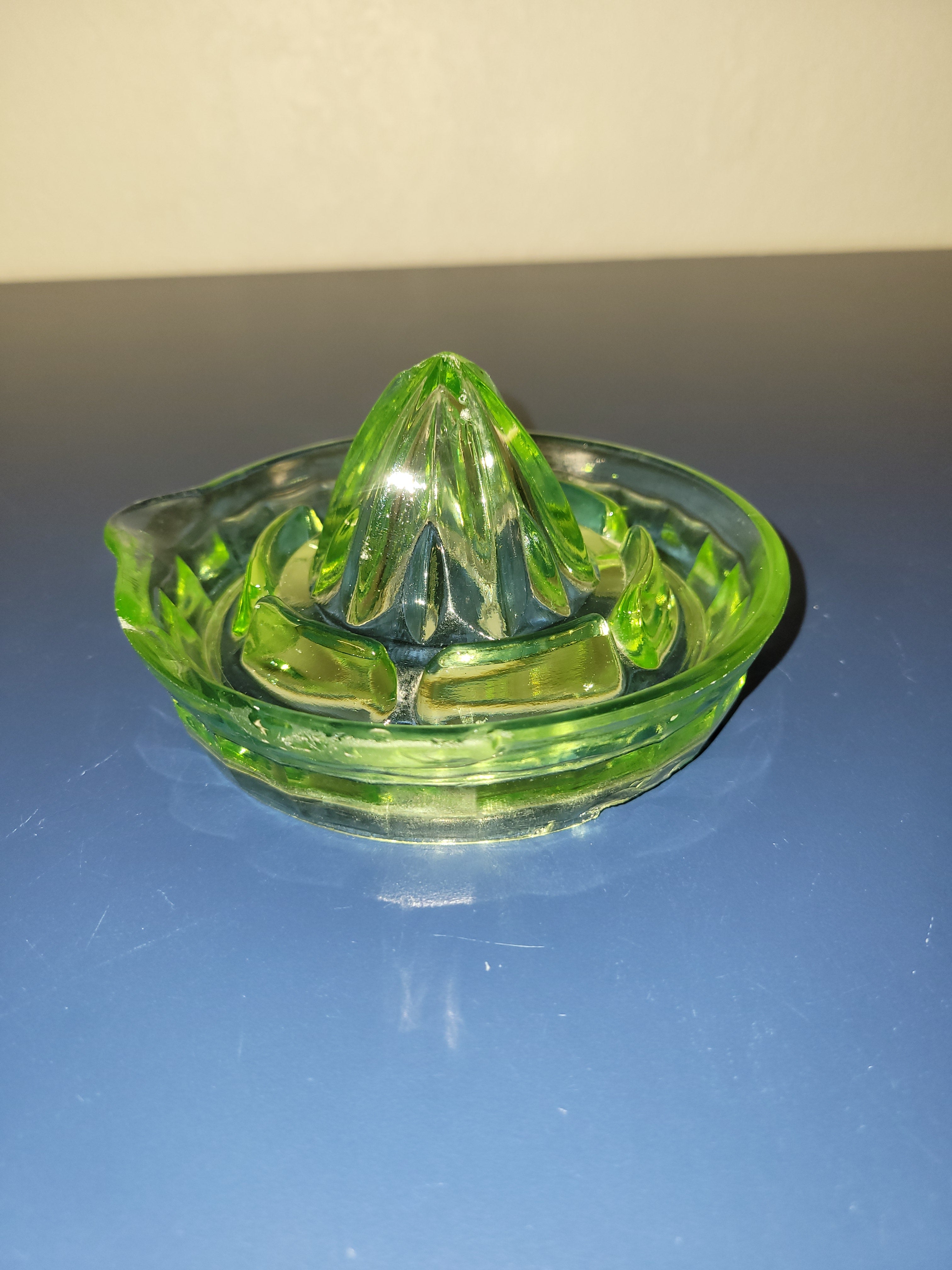 Vintage 1930s Uranium Glass Citrus Reamer – Stunning UV Glow! (As-Is)