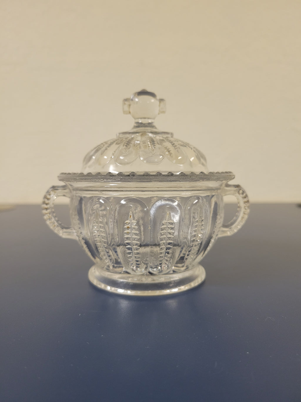 Vintage Glass Sugar Bowl w/ Lid & Handles – Retro Candy Dish – Elegant Pressed Glass ✨