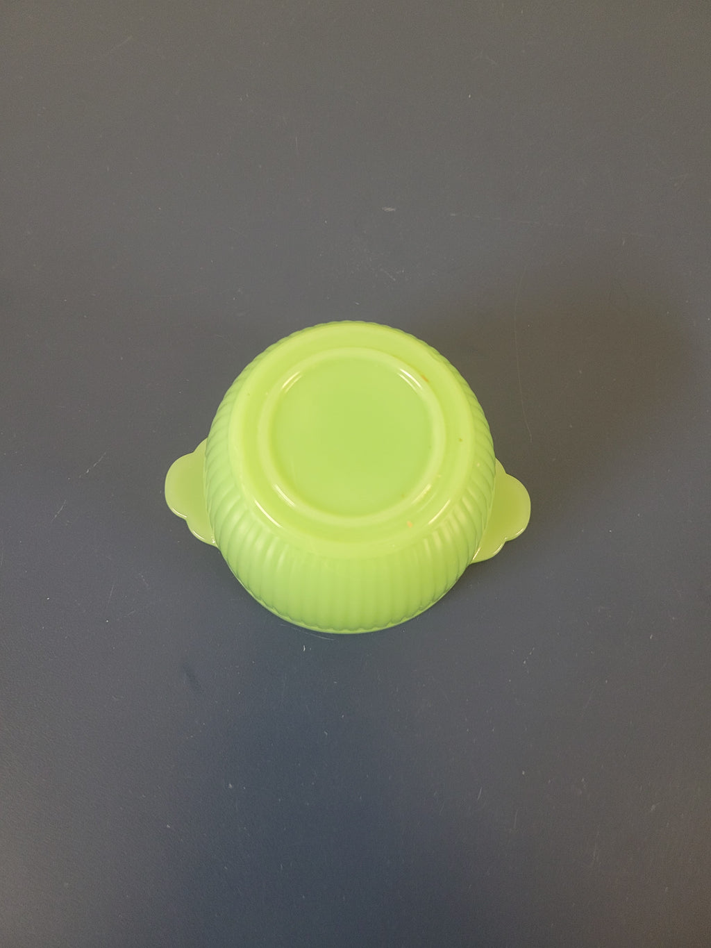 Vintage Uranium Glass Custard Cup w/ Handles – Glows Under UV – Retro Green 💚✨