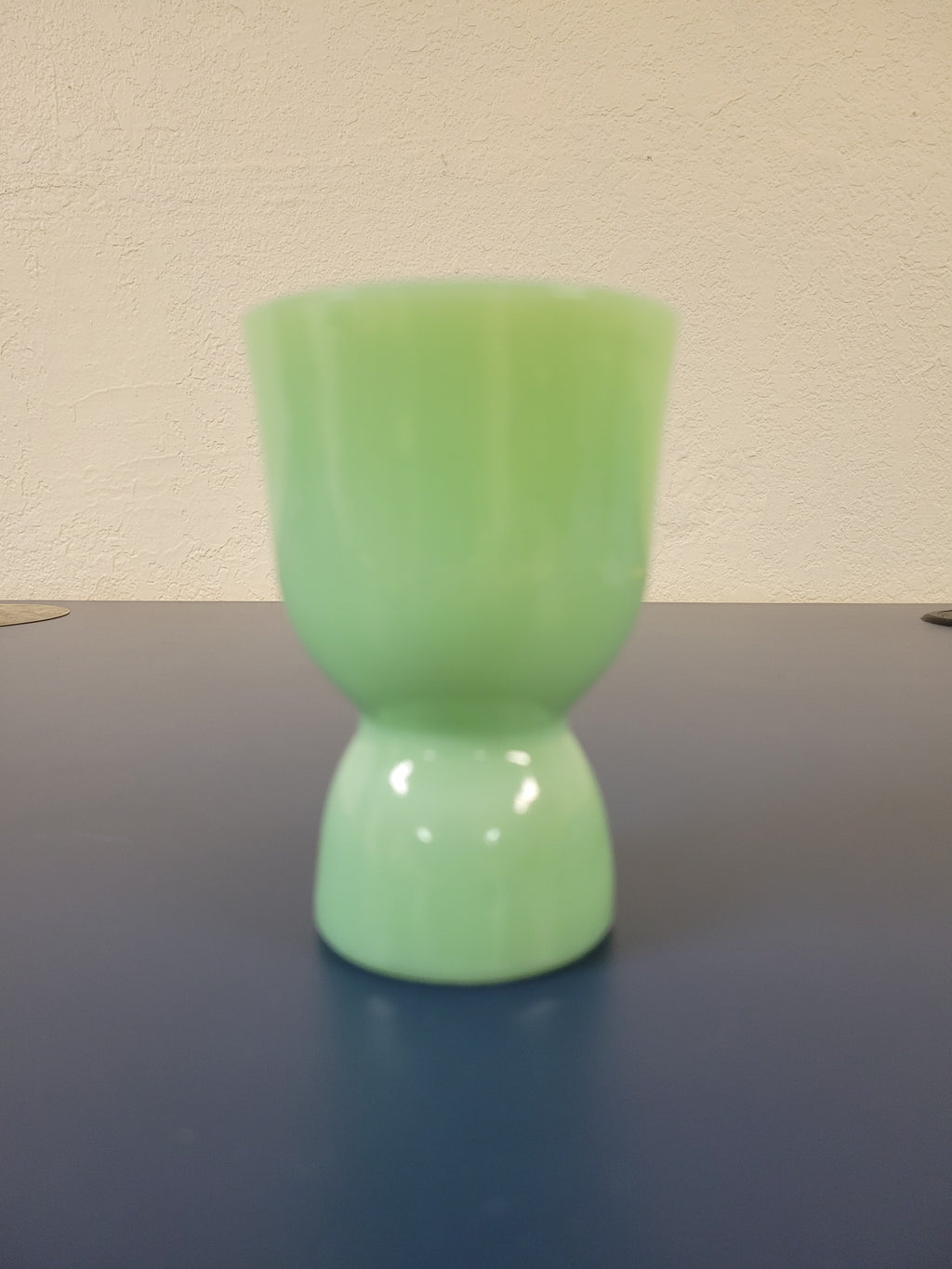 Vintage Uranium Glass Egg Cup – Glows Under UV – Retro Green Pedestal 🍳✨