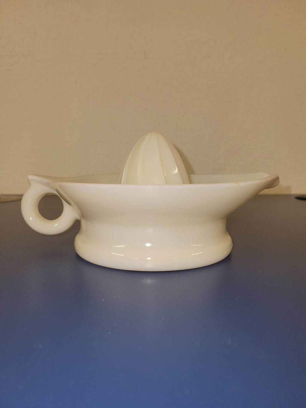 Vintage McKee Sunkist Citrus Juicer Reamer - 1930s Yellow Custard Glass - French Ivory