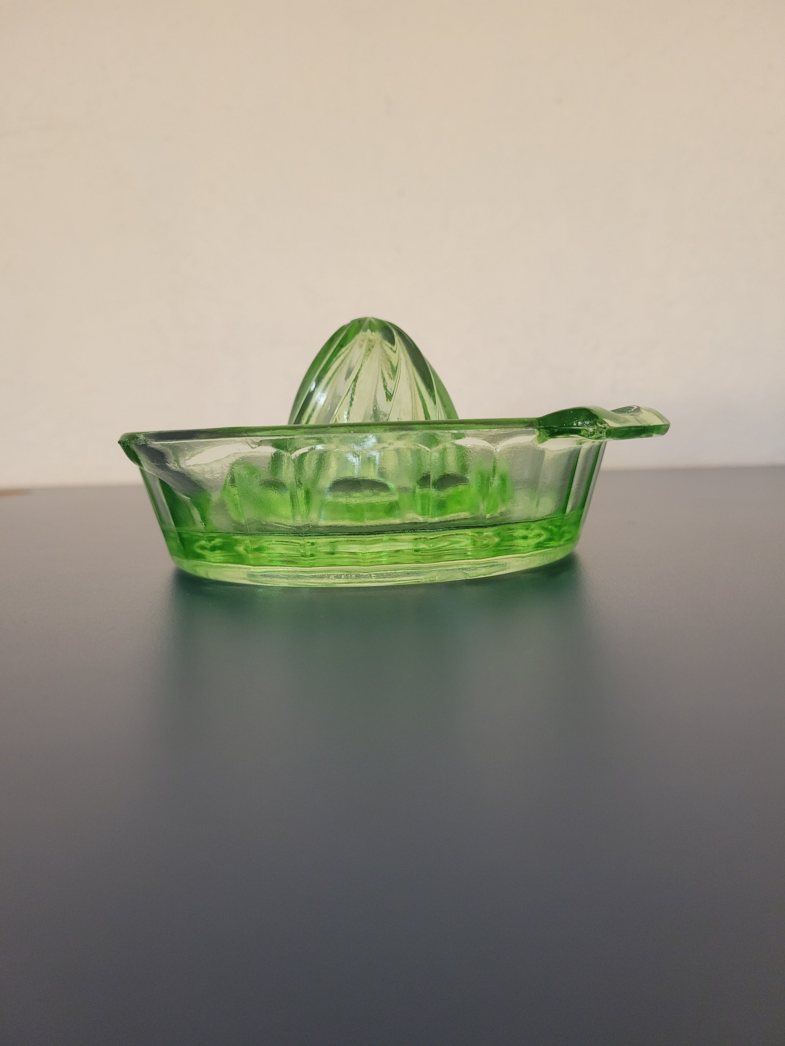 Vintage 1930s Uranium Glass Juicer